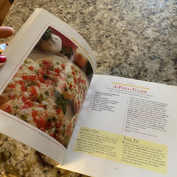 Pampered Chef stoneware sensations cook book - Picture 4 of 6